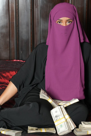 Мелани Мьюз щеголяет в хиджабе, занимаясь жестким сексом за деньги. Фото 1