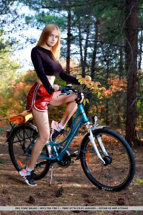 Дакота Пинк картинка 20